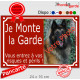 Photo personnalisable, plaque portail bordeaux "Je Monte la Garde, risques périls" look plaque de rue 24 cm rouge basque