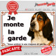 Basset Hound tricolore, plaque portail "Je Monte la Garde, risques et périls" pancarte panneau Hund attention au chien photo