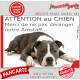 Plaque portail humour extérieure "Attention au Chien, Merci de ne pas déranger notre Amstaff gris bleu et blanc". Photo drôle