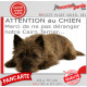 Plaque portail humour extérieure "Attention au Chien, Merci de ne pas déranger notre Cairn Terrier bringé charbonné" Photo drôle