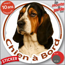 Basset Hound tricolore, sticker voiture rond "Chien à Bord" 2 tailles D