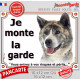 Akita Inu Japonais bringé, plaque portail "Je Monte la Garde, risques et périls" pancarte bringué attention au chien photo