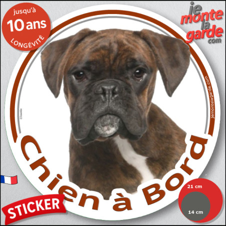 Boxer bringé marron Tête, sticker autocollant rond "Chien à Bord" Disque photo vitre voiture Boxeur zébré résiste pluie soleil g