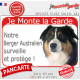 Berger Australien Tricolore Noir, Panneau Portail Rouge "Je Monte la Garde, surveille protège" photo Aussie résiste intempéries