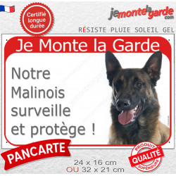 Berger Belge Malinois couché, plaque portail rouge "Je Monte la Garde, surveille et protège" photo résiste intempéries
