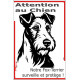 Plaque portail verticale "Attention au Chien, notre Fox-Terrier à poils durs surveille et protège" dessin SEO sans calque