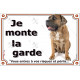 Cane Corso Italiano fauve assis, plaque portail "Je Monte la Garde, risques périls" photo résiste intempéries