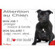 Staffie noir, plaque Attention au Chien humour – mon job ? protéger maison & famille – j’aime mon job logé nourri aimé…