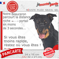 Beauceron noir et feu, Plaque Portail humour extérieur "parcourt distance niche-portail 3 secondes" photo berger Beauce drôle