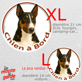 Bull Terrier tricolore, sticker voiture rond photo "Chien à Bord" résiste pluie soleil gel, idée cadeau, 2 tailles D