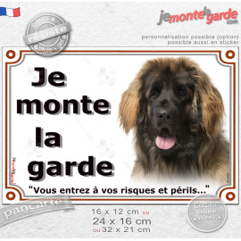 Leonberg fauve masque noir, plaque portail "Je Monte la Garde, vous entrez à vos risques et périls" photo race résiste pluie sol