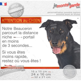 Beauceron noir et feu, Plaque Portail humour extérieur "parcourt distance niche-portail 3 secondes" photo berger Beauce, résiste