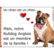 Bulldog Anglais Assis, plaque Portail Attention, un chien est un chien, pancarte affiche panneau entier bouledogue Fauve marron 