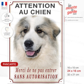 Attention au chien Montagne des Pyrénées, merci de ne pas entrer sans autorisation, photo pancarte portail, résiste dehors