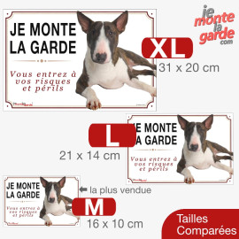 Bull Terrier bringé, sticker photo "Je Monte la Garde, risques et périls" 3 Tailles