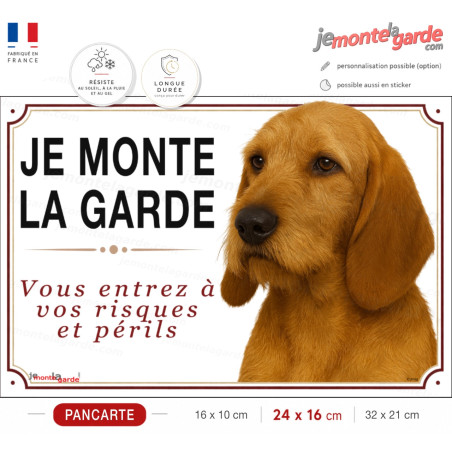 Pancarte Basset fauve de Bretagne "JE MONTE LA GARDE" au pelage fauve soutenu pour portail