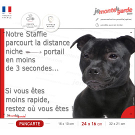 Staffie Noir, Plaque photo humour "parcourt la distance niche-portail en moins de 3 secondes" photo, résiste dehors, idée cadeau