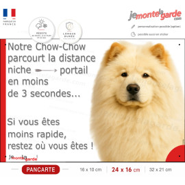 Chow-Chow crème beige sable, plaque humour "parcourt distance Niche - Portail moins 3 secondes" attention au chien photo