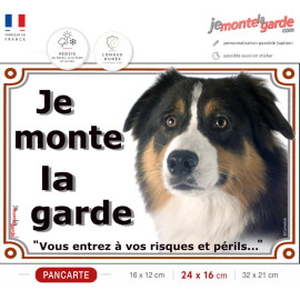 Berger Australien Tricolore Noir, Plaque portail photo "Je Monte la Garde, risques et périls" résiste dehors, idée cadeau