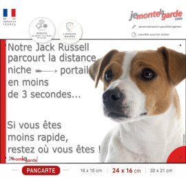 Jack Russell Terrier fauve, plaque extérieure humour "parcourt distance Niche-Portail moins de 3 secondes" photo