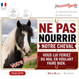 Pancarte avec photo de votre cheval pour demander aux visiteurs de ne pas lui donner à manger