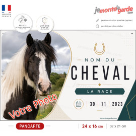 Plaque de box personnalisée avec photo, nom, race et date de naissance de votre cheval, fabriquée en France