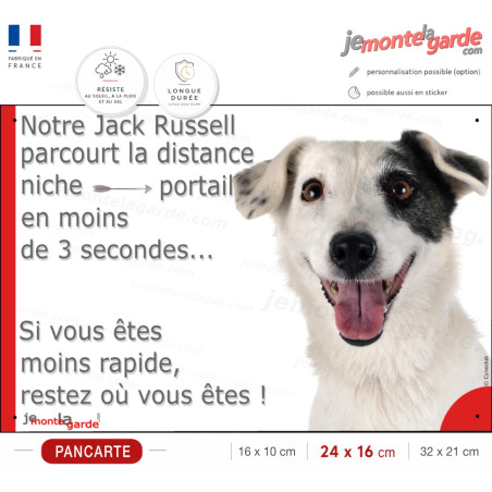 Jack Russell Terrier blanc avec cocard, plaque humour "parcourt distance Niche-Portail moins de 3 secondes" Photo résiste dehors