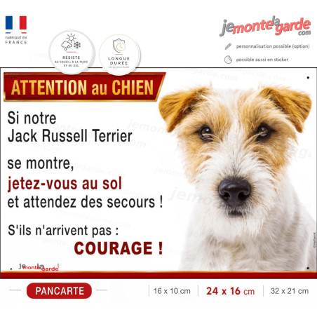 Jack Russell Terrier fauve à poils durs, plaque portail humour "Attention au Chien, Jetez Vous au Sol" résiste dehors