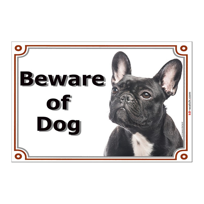 Dark brindle French Bulldog “Beware of Dog” gate plaque, weather-resistant and French-made – a useful gift for Frenchie owners.