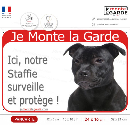 Staffie noir, Plaque Portail rouge "Je Monte la Garde, surveille et protège" photo, résiste à l'extérieur, fabriqué en France