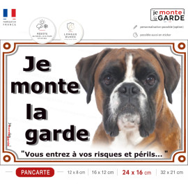 Boxer Fauve marron Tête, plaque portail extérieur "Je Monte la Garde, vous entrez à vos risques et périls" photo, résiste dehors