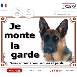 Pancarte Berger Allemand poil court noir et feu au masque marqué “Je monte la garde” fabriquée en France et résiste dehors.