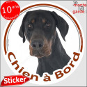 Dobermann noir et feu, sticker voiture rond "Chien à Bord" 14 cm