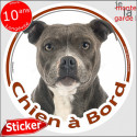 Amstaff brun, sticker voiture rond "Chien à Bord" 14 cm
