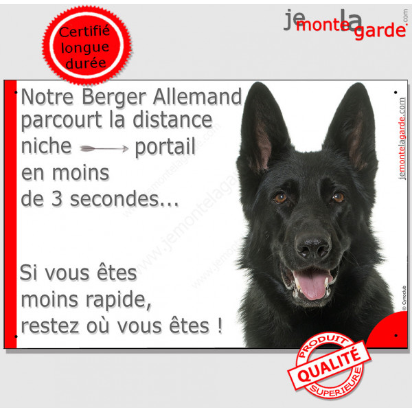 Berger Allemand noir Poils courts, plaque portail "parcourt distance Niche - Portail" pancarte attention au chien photo