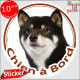 Shiba Inu tricolore, noir et feu, sticker autocollant rond "Chien à Bord" Disque adhésif vitre voiture photo