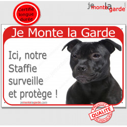 Staffie noir, Plaque Portail rouge "Je Monte la Garde, surveille protège" pancarte, panneau Staffy attention au chien photo