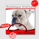 "Bouledogue Américain entièrement blanc au volant" panneau autocollant humoristique voiture photo sticker drôle chien à bord