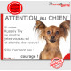 Russkiy Toy fauve, petit chien russe marron, plaque portail humour "Attention au Chien, Jetez Vous au Sol, attendez secours"