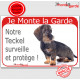 Teckel Poils Durs Assis, Plaque Portail rouge "Je Monte la Garde, surveille protège" pancarte, affiche panneau photo