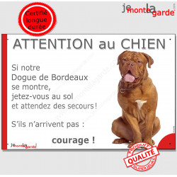 Dogue de Bordeaux fauve acajou à masque face rouge assis, plaque humour "Attention au Chien, Jetez Vous au Sol, courage" photo